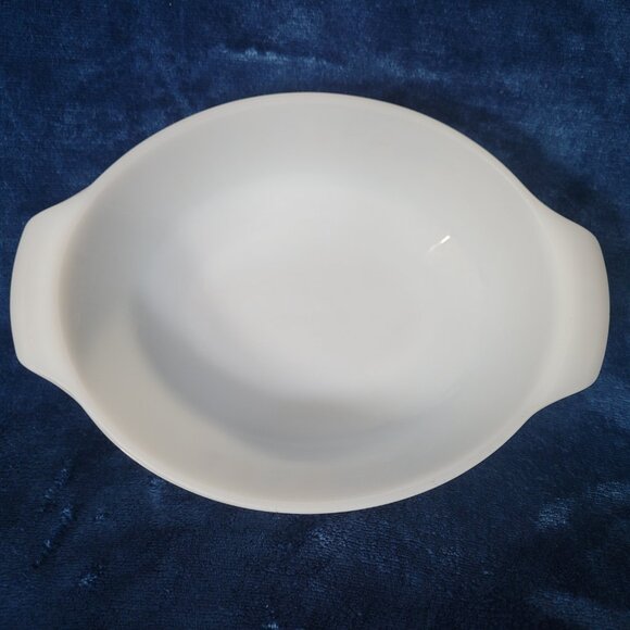 Anchor Hocking Fire King Starburst Casserole Dish - Picture 4 of 6